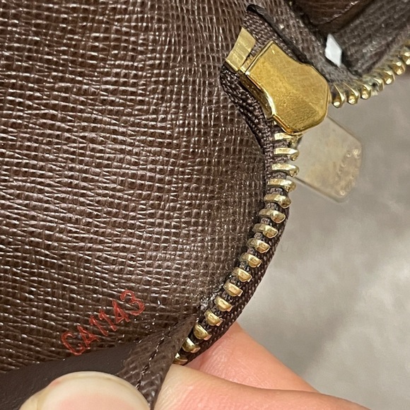 Authentic lv wallet for men - Picture 6 of 9